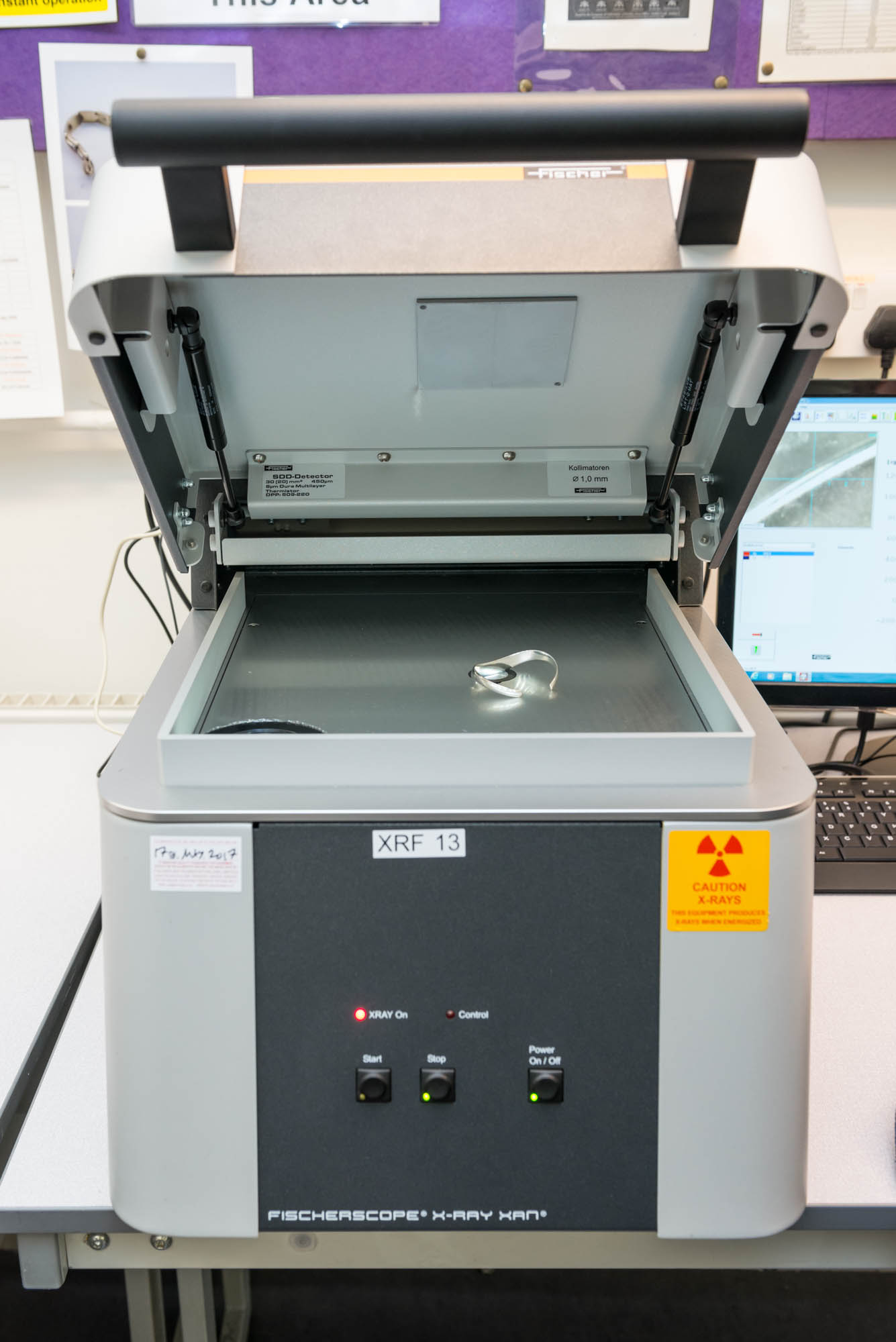 X-ray Flourescence Spectrometer (XRF)